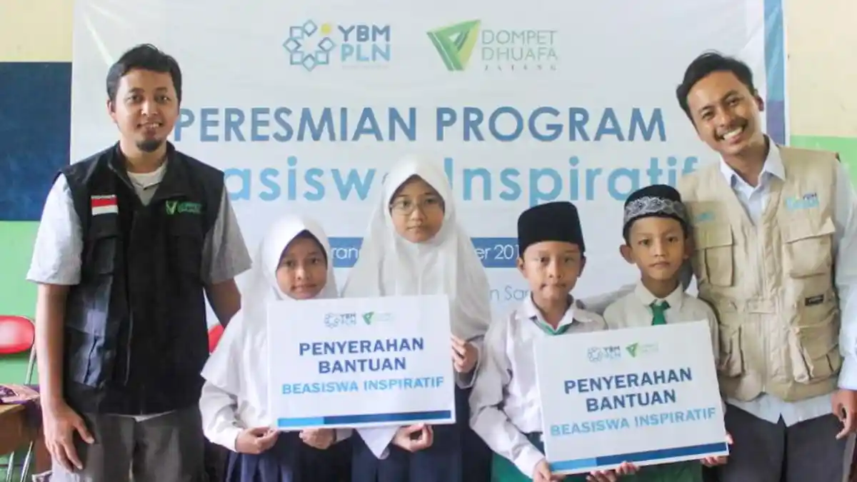40 Siswa SD di Sarang Kabupaten Rembang Terima Beasiswa