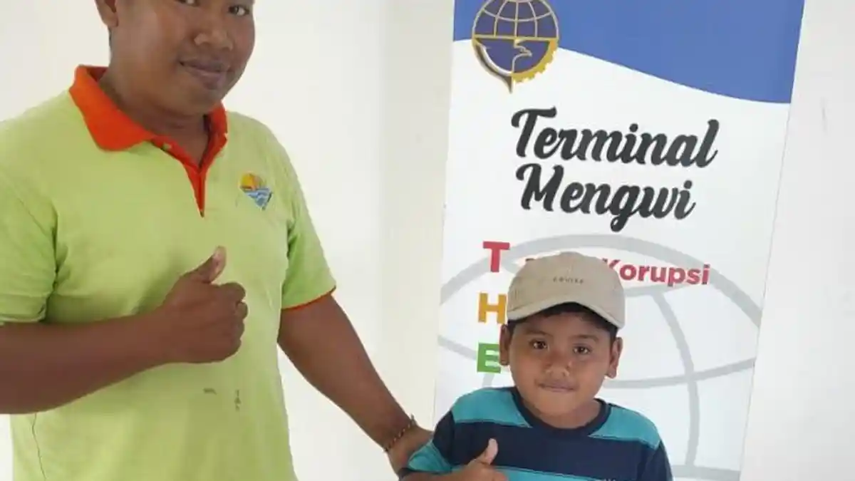 Bocah TK Berjam-jam di Terminal Mengwi Bali, Bukan Pemudik Hanya Hobi Melihat Bodi Bus