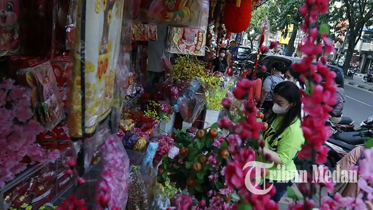 Berita Foto: Penjualan Pernak-Pernik Imlek 2574 Mulai Meningkat Hingga 20 Persen - 09012023_PERNAK_PERNIK_IMLEK_DANIL_SIREGAR_4jpg.jpg