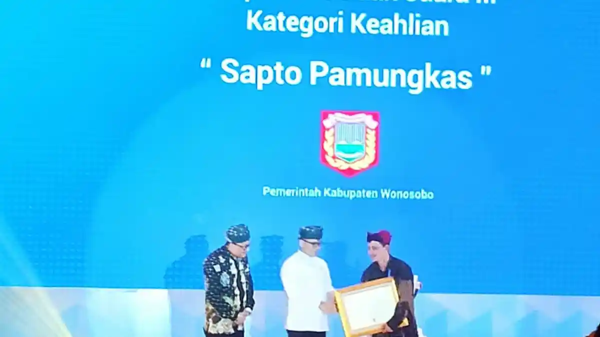 Melalui Inovasi Mahameru, Arsiparis Dinas Arpusda Wonosobo Ini Raih Penghargaan Tingkat Nasional