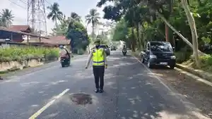 Detik-detik-Kakek-dan-Nenek-Meninggal-Seusai-Tertabrak-Mobil-Grand-Livina.jpg