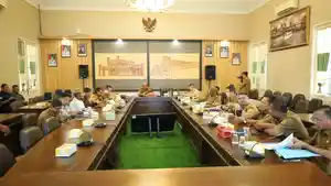 rapat-verifikasi-dan-validasi-usulan-SNT-di-siak.jpg