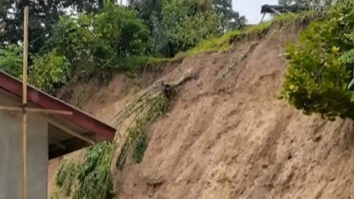 Dampak Hujan Deras di Aceh Timur juga Sebabkan Jalan Longsor di Idi Tunong dan Pante Bidari - l0on9s00oor.jpg