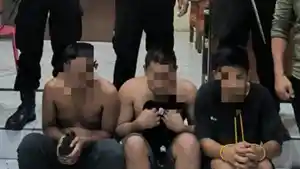 Potret-3-pemuda-terlibat-perkelahian-yang-viral-di-media-sosial-Facebook.jpg