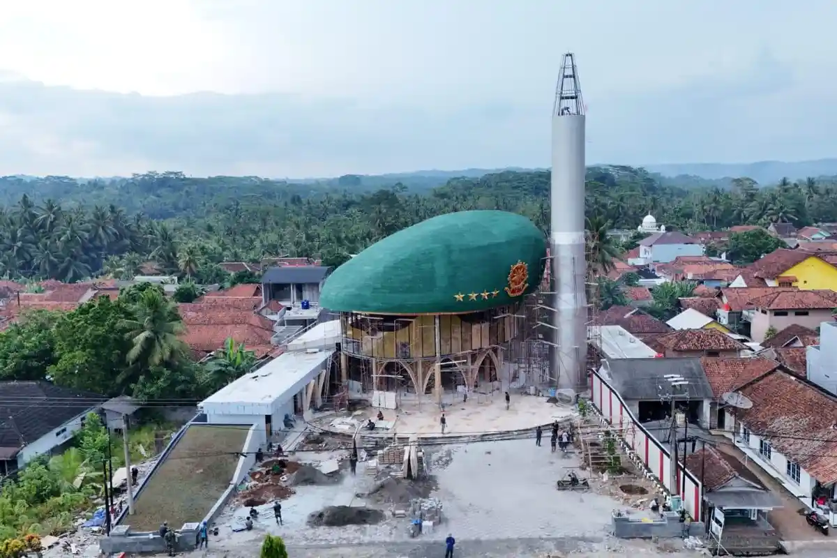 Masjid Unik di Pangandaran, Miliki Kubah Berbentuk Baret Bintang 4 Lengkap dengan Tongkat Komando