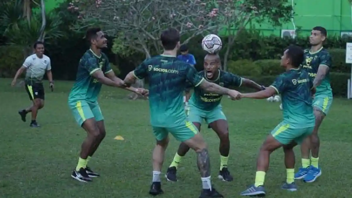 Live Streaming PSS Sleman vs Persib, Budiman Gelar Latihan Bertajuk 17an