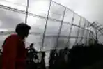 Pager Lapangan Golt Roboh Timpa Sutet