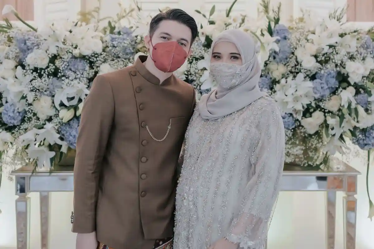 Gelar 7 Bulanan dan Ulang Tahun Pernikahan, Zaskia Sungkar dan Irwansyah Umumkan Jenis Kelamin Anak