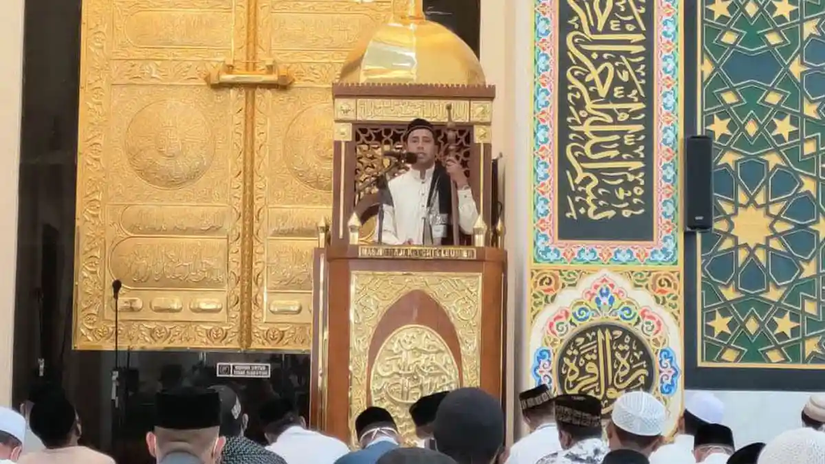 Jumat di Masjid Haji Keuchik Leumiek - Hidup Tak Lepas dari Peringatan Allah, Tanah pun Berbicara