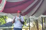 Wakil-Bupati-Boalemo-Lahmuddin-Hambali-memberikan.jpg