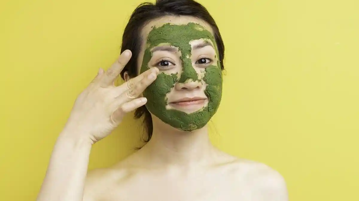 5 Kesalahan Umum yang Kerap Dilakukan Saat Memakai Masker Wajah