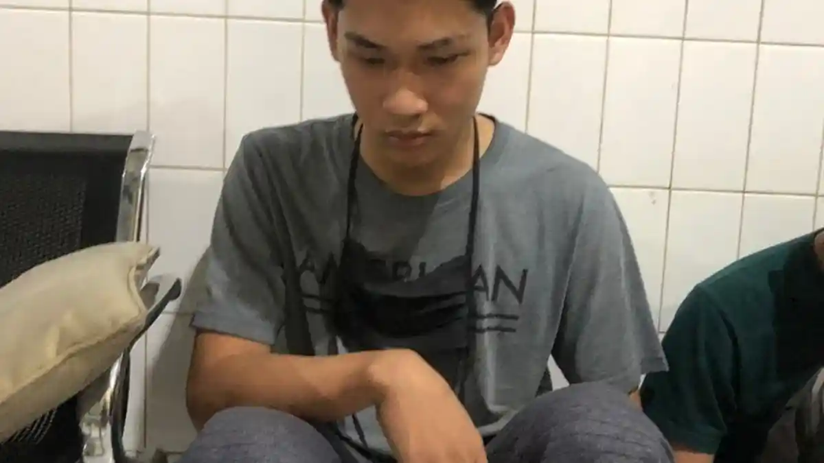 VIDEO Detik-detik Penangkapan Ferdian Paleka Youtuber Bandung: Diam Kamu!