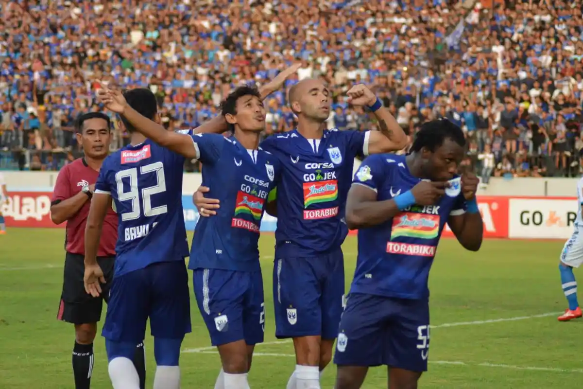 Simak Link Live Streaming Persib Bandung Vs Perseru Serui, Bertanding Jumat Siang!