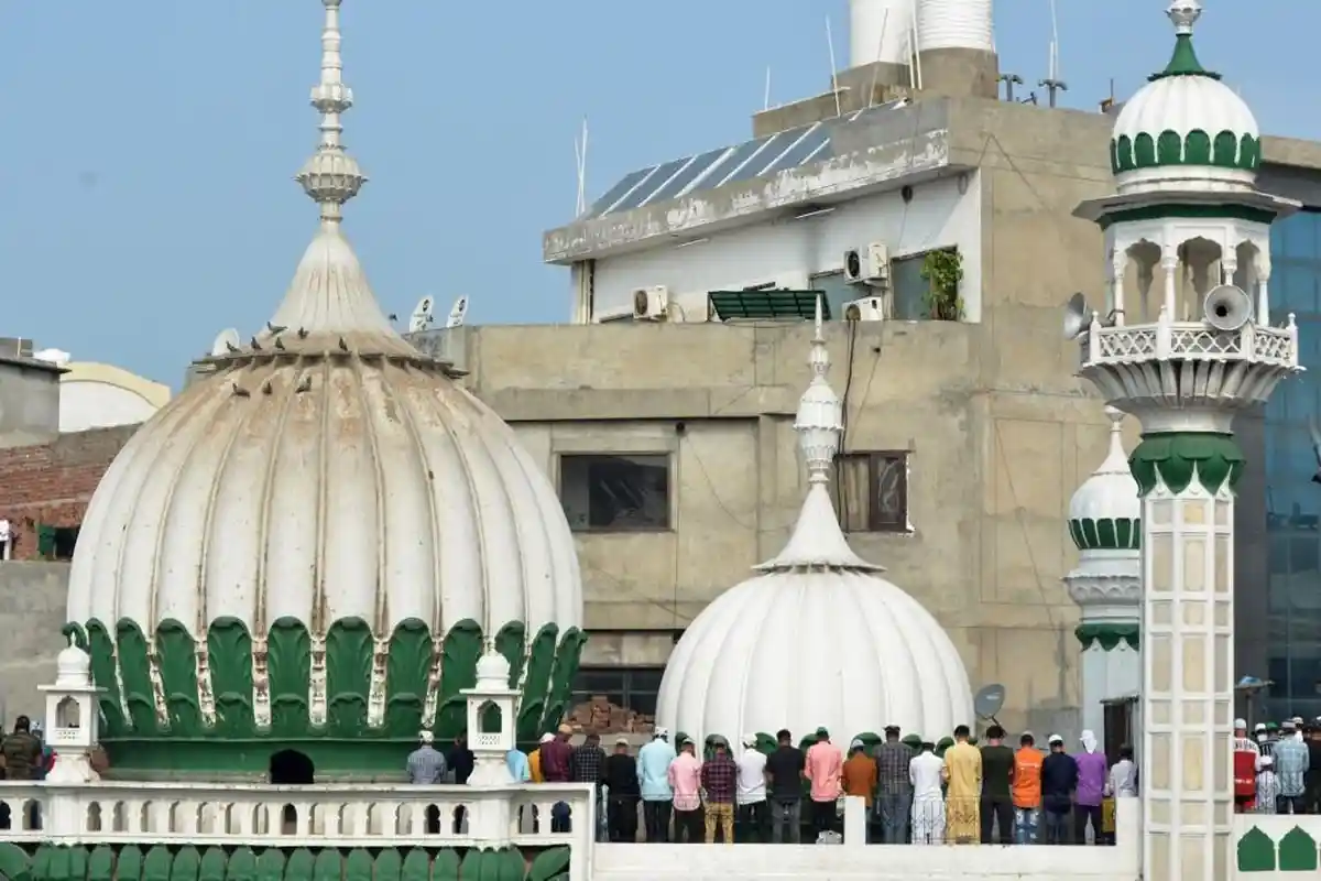 Doa Setelah Azan dan Artinya | Yuk Amalkan, Keutamaannya Ternyata Istimewa !