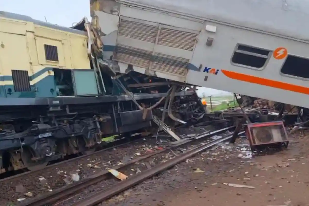 Kecelakaan KA Turangga vs KA Baraya di Cicalengka Bandung, Daop II Bandung Segera Lakukan Evakuasi
