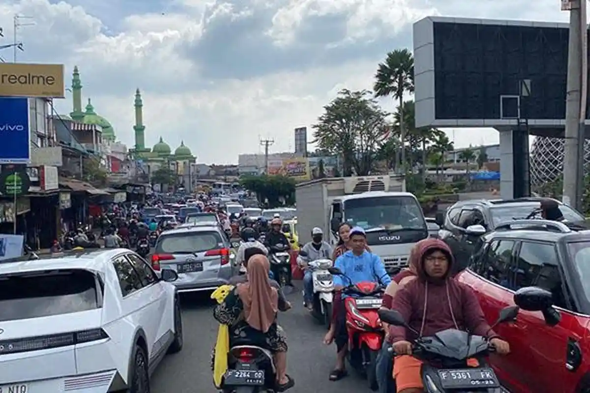 One Way Diberlakukan Mulai dari Simpang Gadog, Volume Kendaraan ke Puncak Meningkat Tajam