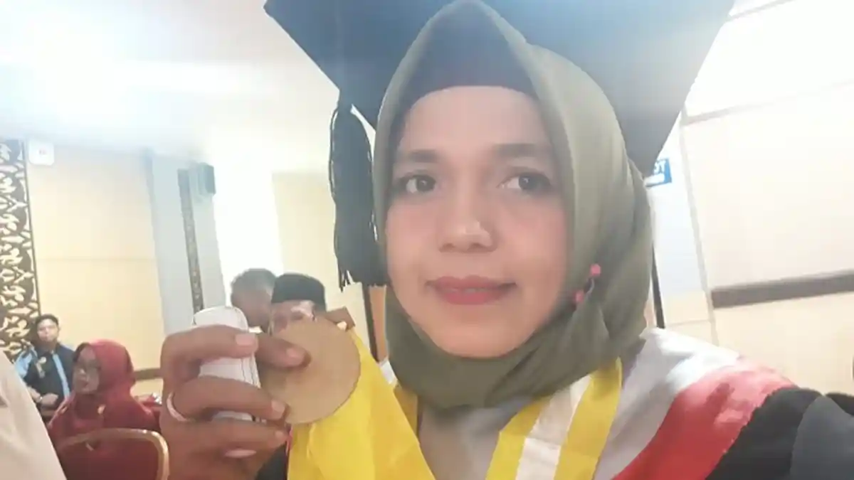 POPULER PADANG - Dr Molli Wahyuni, Lulusan Terbaik UNP| UPDATE Kasus Corona di Padang