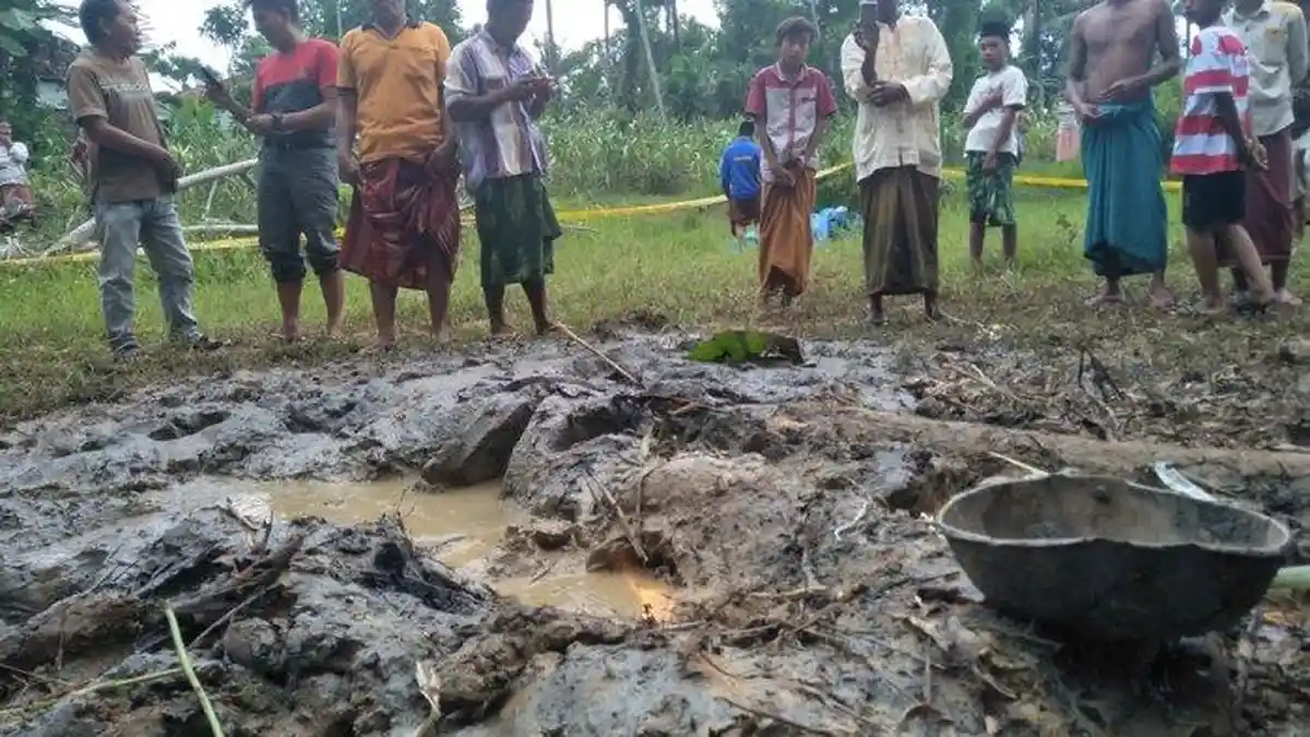 Tiba-tiba Muncul Api dari Lubang Sumur Bor, Gemparkan Warga Batang Batang Sumenep