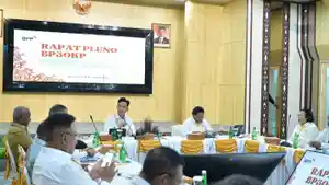 Wamendagri-Ribka-Haluk-membuka-Rapat-Pleno-BP3OKP.jpg