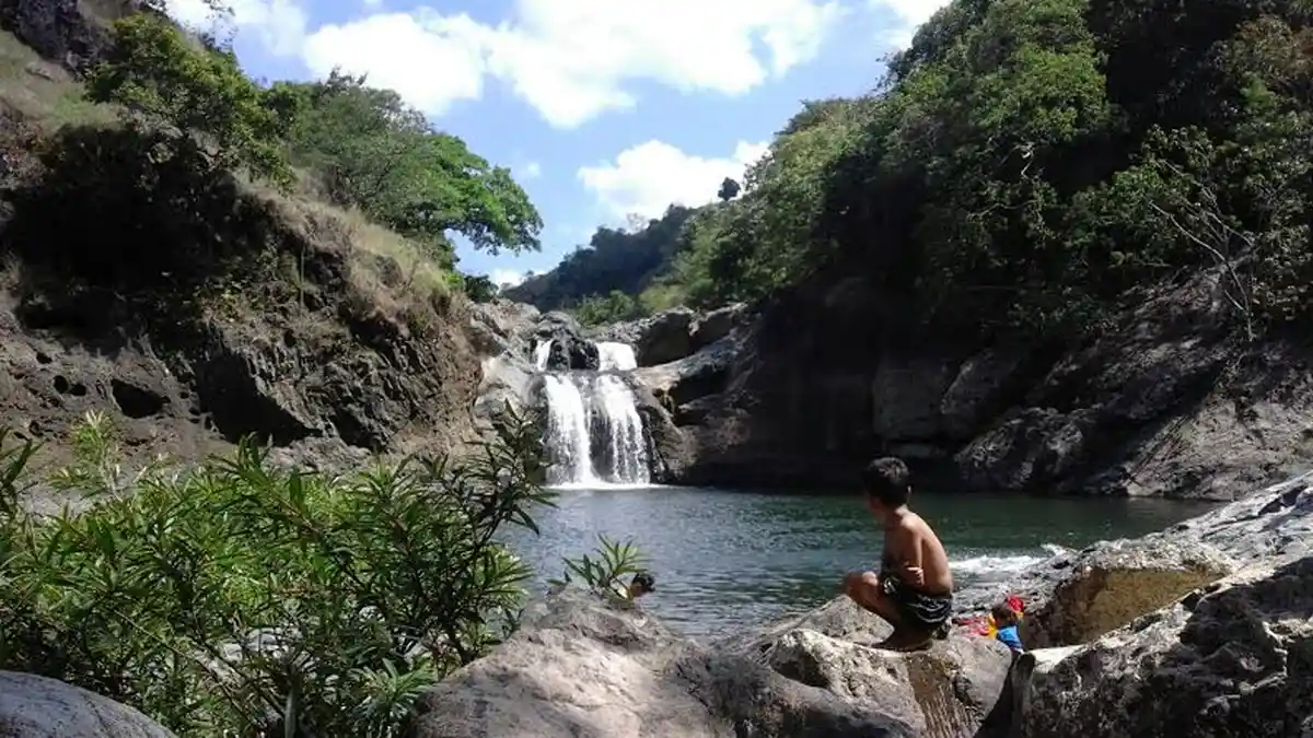 FOTO: Bupati Jeneponto Nikmati Indahnya Air Terjun Tuang Loe - air-terjun_20160805_180845.jpg