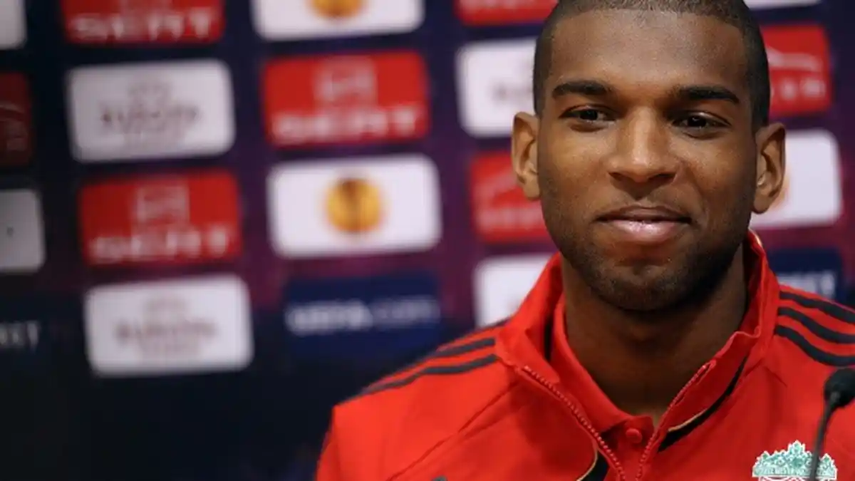 Ryan Babel Bantah Tuduhan El Hadji Diouf dan Dukung Steven Gerrard