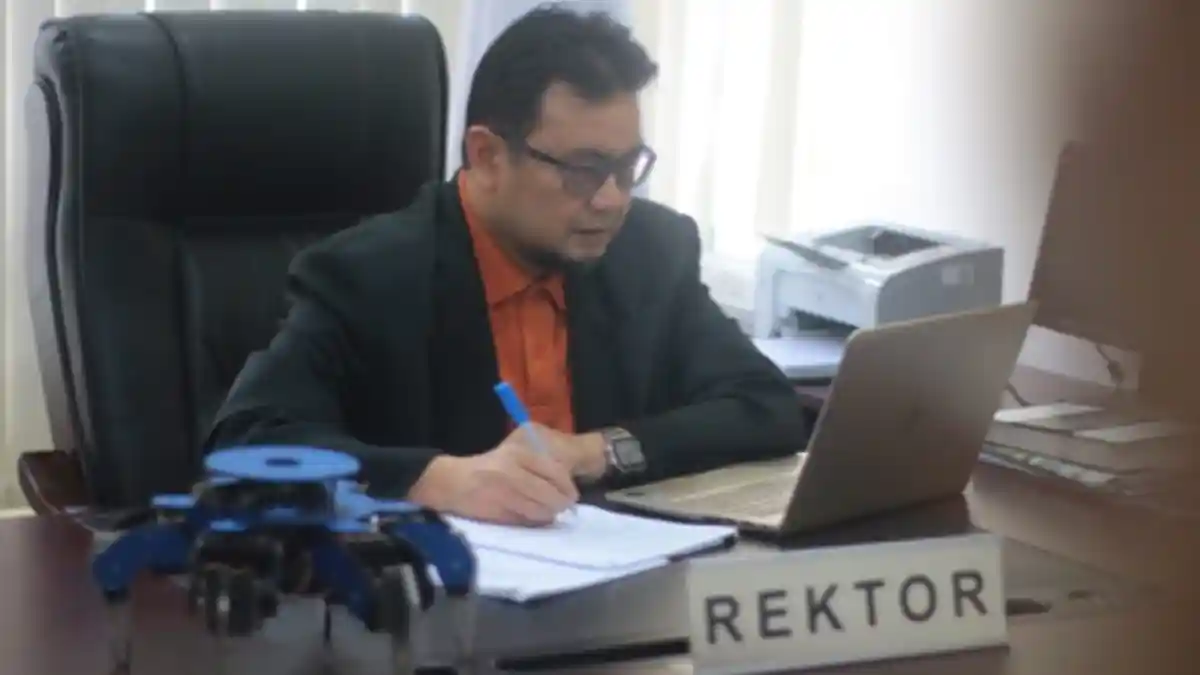 Rektor Universitas Mercu Buana dan Tim UTHM Teliti Penggunaan Isyarat Mata pada Robot Pelayan