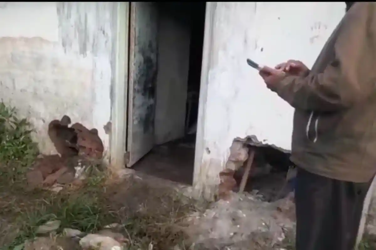 Viral Video Tembok Rumah Warga Dilubangi Maling, 3 Motor Korban Raib Digondol Kabur