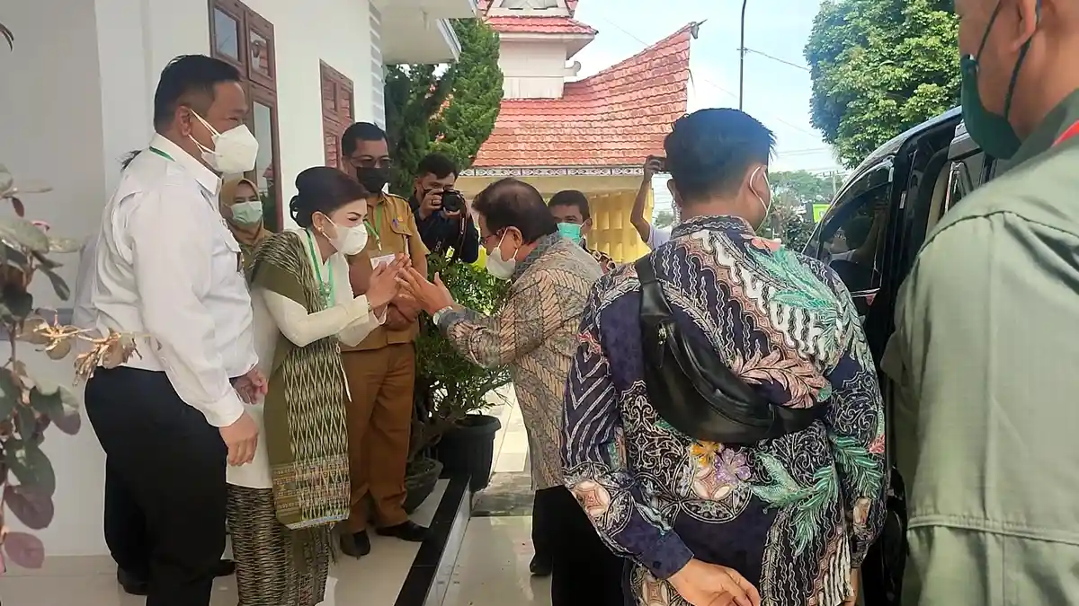 Jokowi Singgah di Kabupaten Dairi, Akan Bagikan Ribuan Sertifikat Tanah untuk Masyarakat