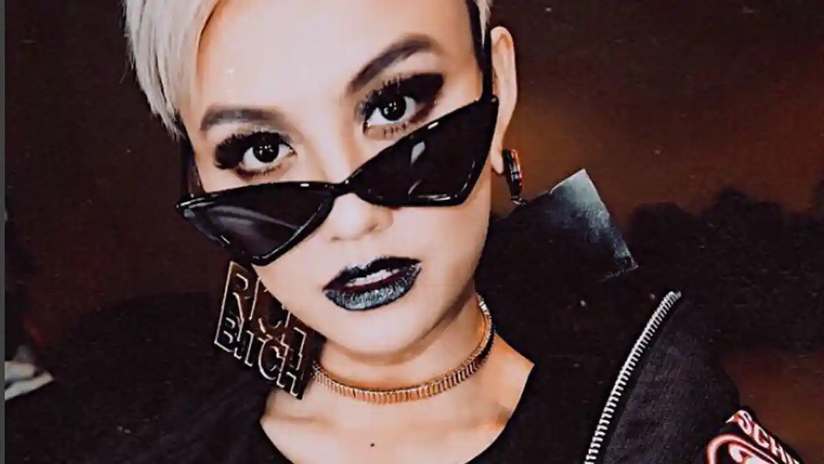 Agnez Mo Pamer Wajah Berbintik, Penggemar: Asli atau Palsu Ya?