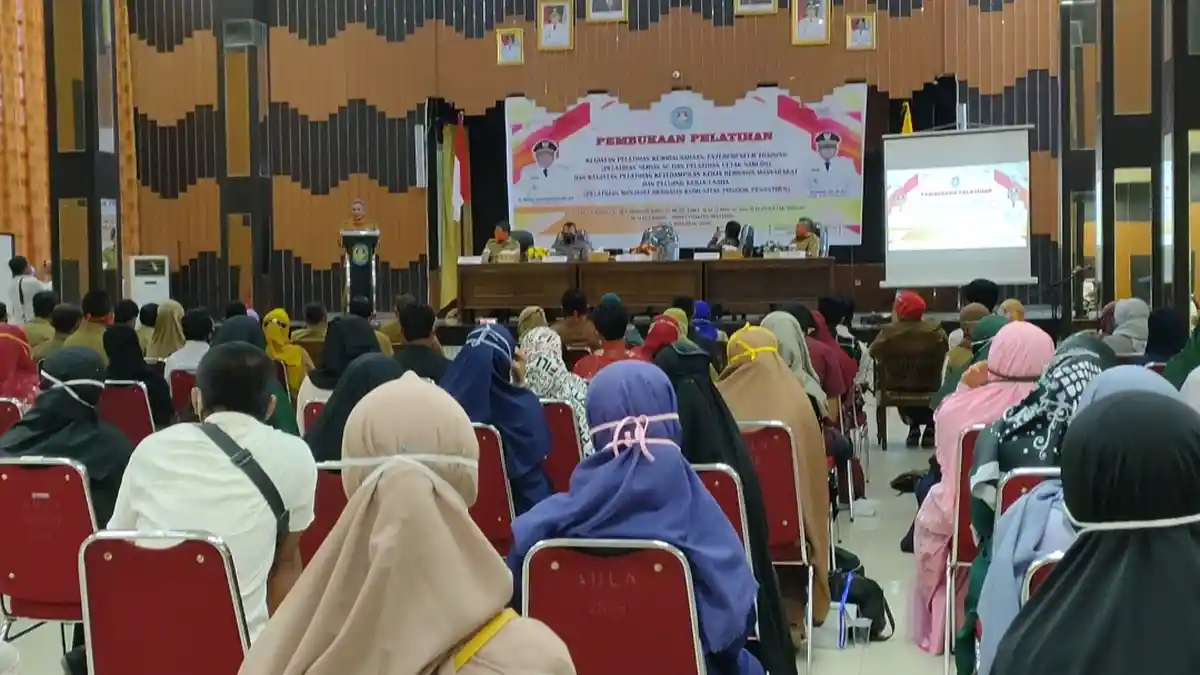 Dinas Tenaga Kerja dan Transmigrasi Kubu Raya Gelar Pelatihan Kewirausahaan dan Keterampilan