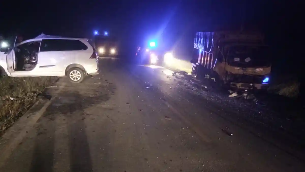 Laga Kambing Avanza Kontra Truk di Simalungun, Sopir Meninggal dan Dua Prajurit Luka Berat