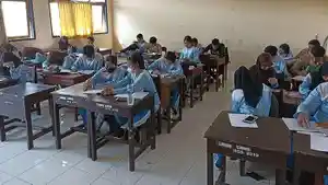 Kelas-11-Akomodasi-Perhotelan-2-SMKN-4-Mataram.jpg