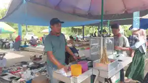 Pedagang-sempol-turut-merasakan-kenaikan-harga-berbagai-kebutuhan-sembako-hingga-plastik.jpg