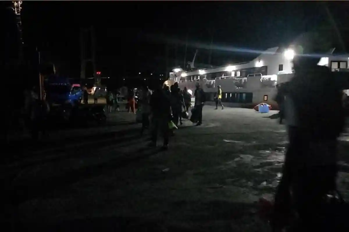 Arus Balik Mudik Lebaran 2023, Penumpang Asal Baubau-Raha Mulai Padati Pelabuhan Nusantara Kendari