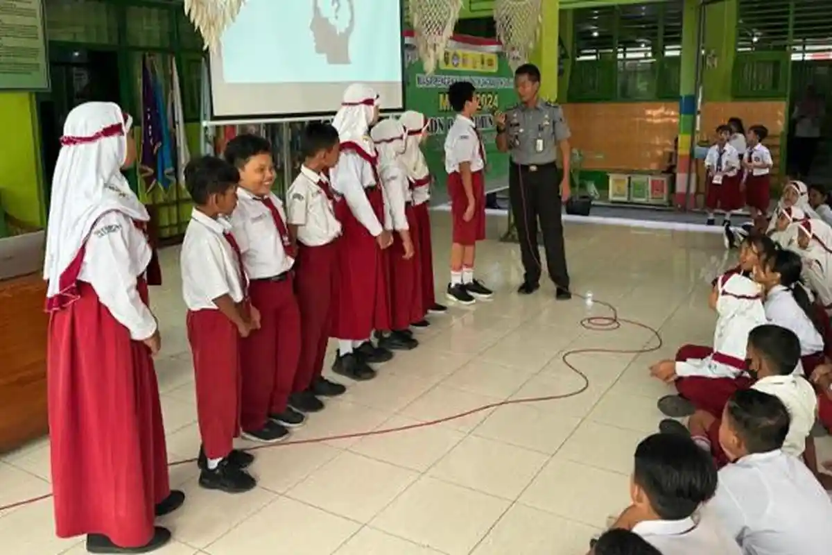Petugas Lapas Madiun Datangi Sekolah, Sosialisasi Bahaya Narkoba dan Materi Wawasan Kebangsaan