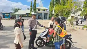 IPTU-Jefri-Kota-bersama-tim-Samsat-Sumba-Timur.jpg