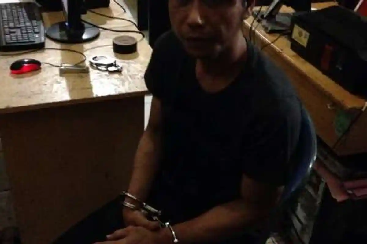 Pelaku Penganiayaan Serang Mobil Polisi Dengan Membawa Parang