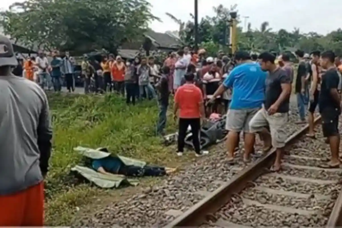 Kecelakaan Maut Pukul 13.00 WIB, Seorang Wanita Tewas Terobos Palang Pintu lalu Tersambar Kereta Api