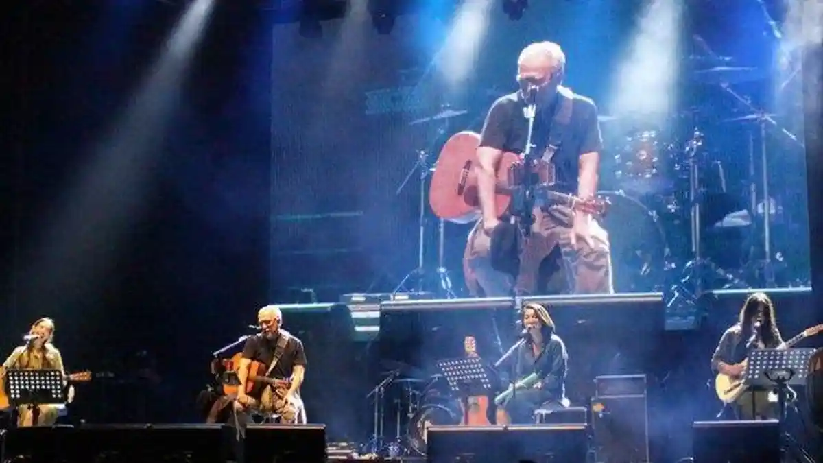 Kunci Gitar, Chord dan Lirik Lagu Iwan Fals - Asik Ga Asik - Main dari Kunci E