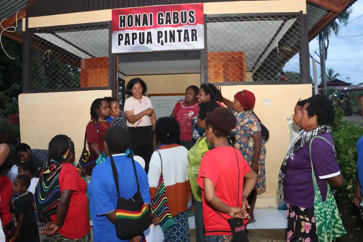 Honai Gabus Papua Pintar Jadi Sarana Hapus Buta Aksara di Jayapura