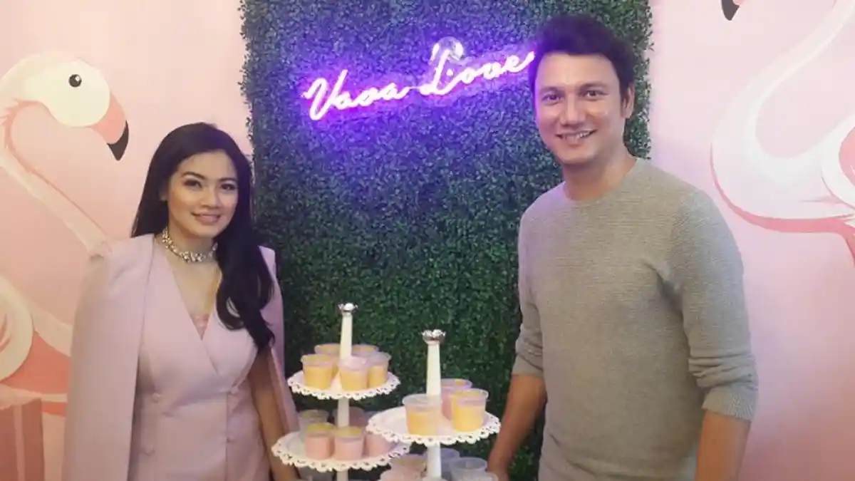 Mengintip Tips Rumah Tangga Harmonis ala Titi Kamal dan Christian Sugiono
