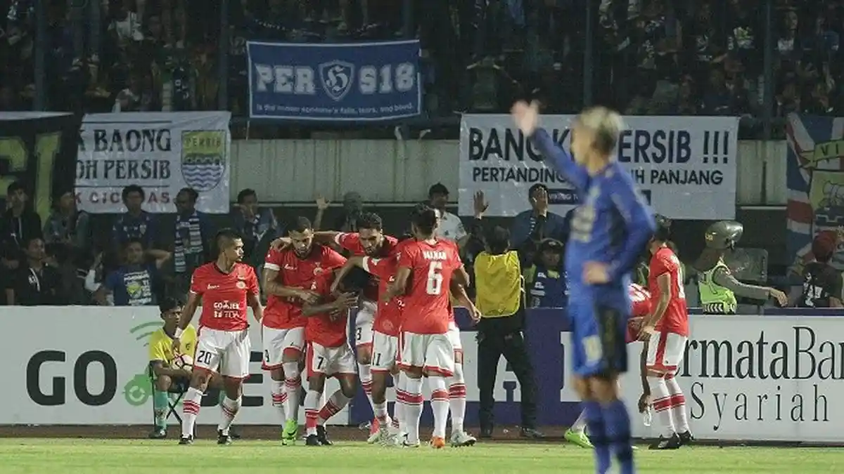 Penyebab Ricuhnya Laga Persib Bandung vs Persija Jakarta, Lihat Videonya