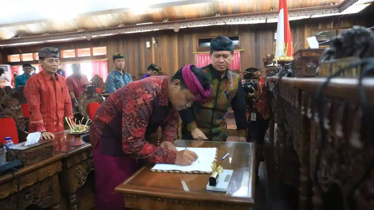 Dewan Ingatkan Pemkab Untuk Realisasikan Jalan Lingkar Nusa Penida