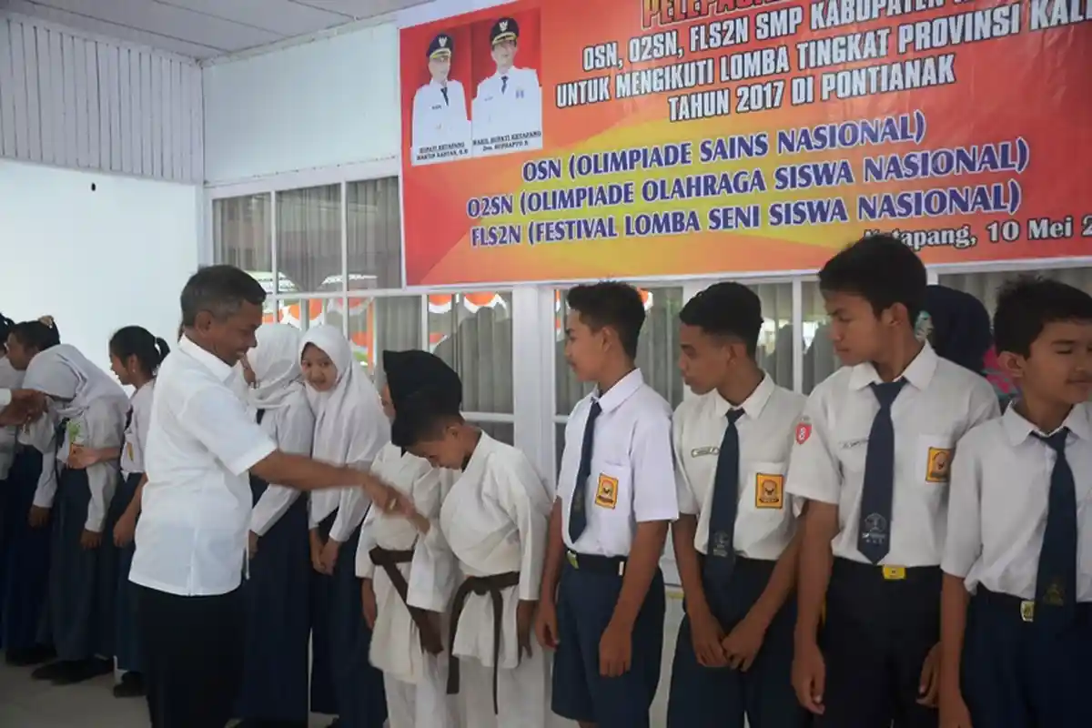 Bupati Lepas Kontingen OSN, O2SN dan FLS2N Ketapang ke Pontianak
