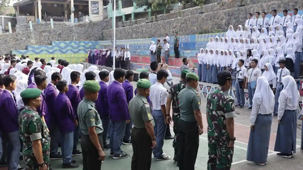 Beredar Pesan Ajakan Demo Pelajar ke Jakarta, Dandim 0621 Sebar Anggota Hingga Ikut Apel di Sekolah