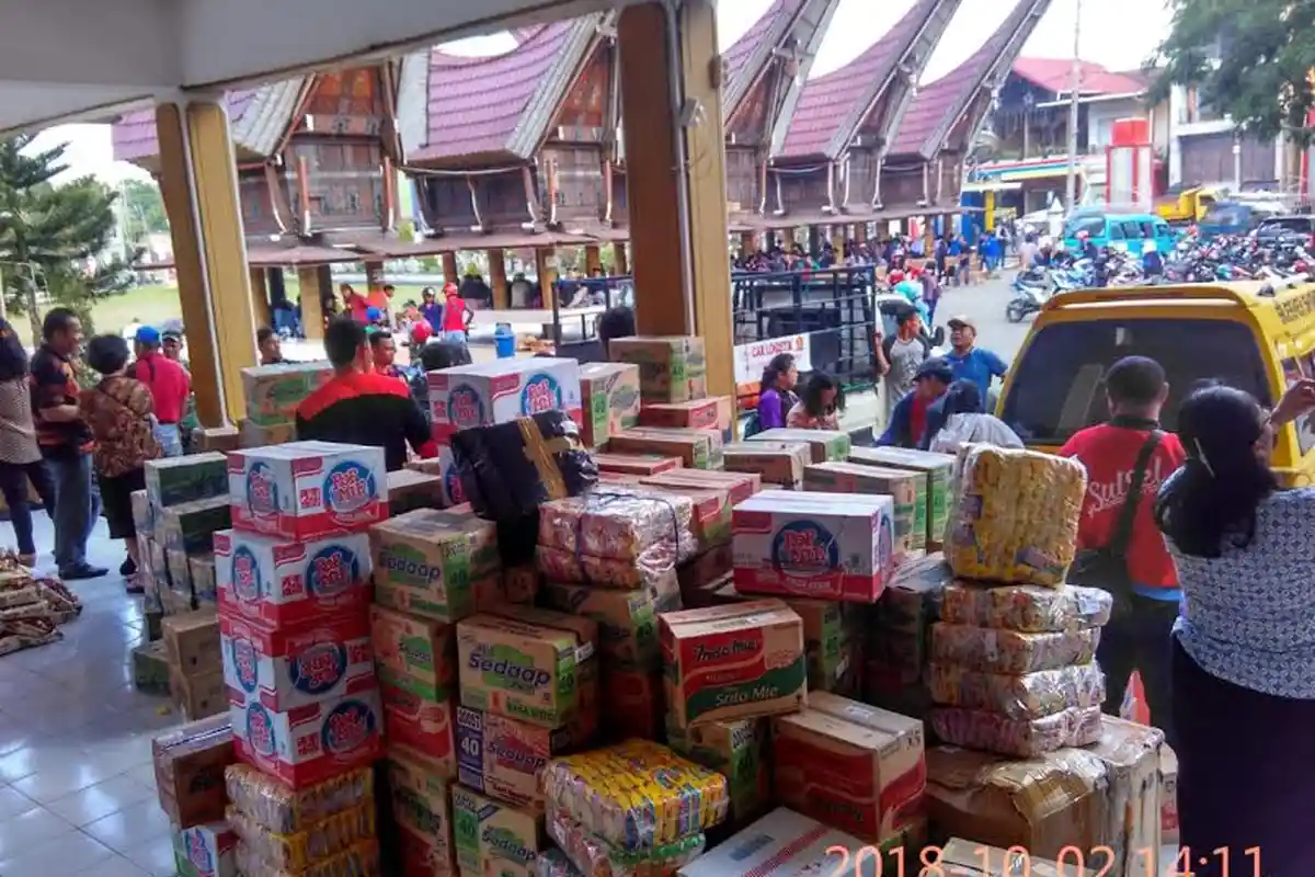 Tim Kemanusiaan BPS Gereja Toraja Kirim 5 Truk Logistik dan Mobil Angkutan ke Palu