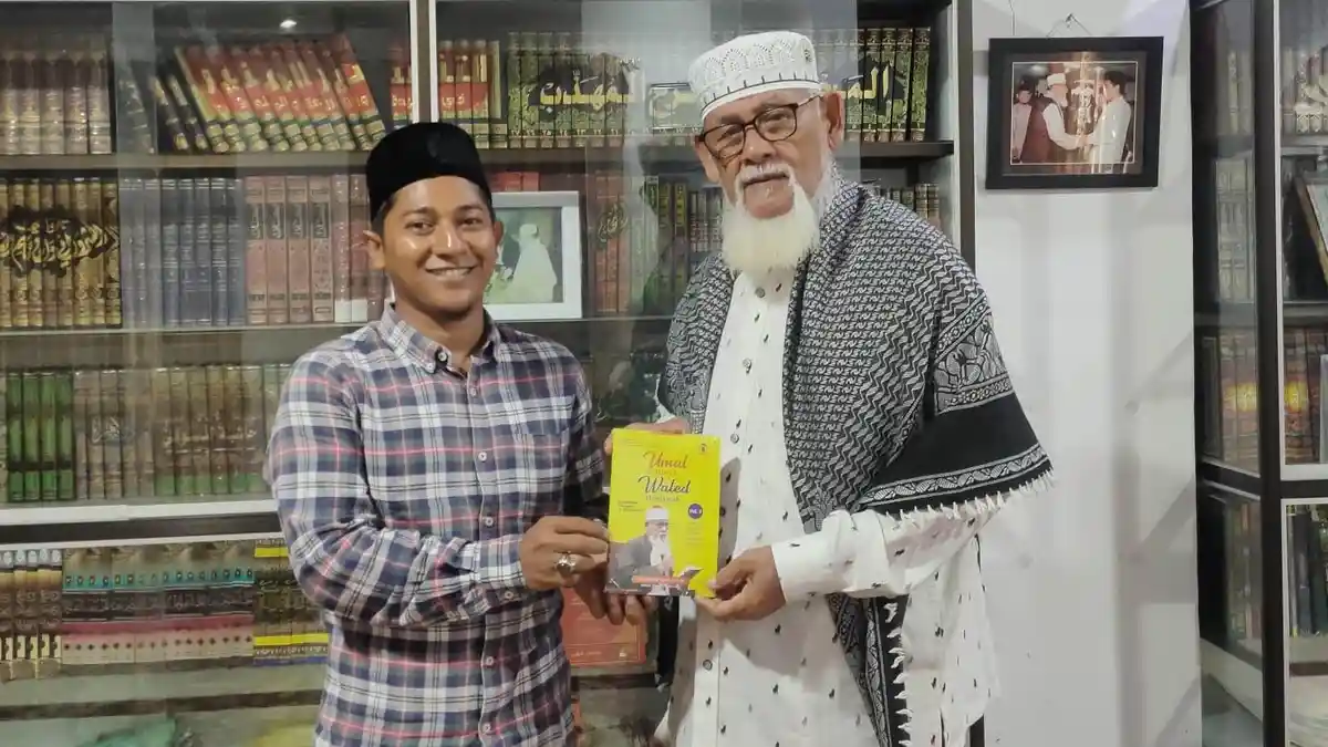 Guru YPI Ummul Ayman Samalanga Bireuen Luncurkan Buku 'Umat Bertanya Waled Menjawab'