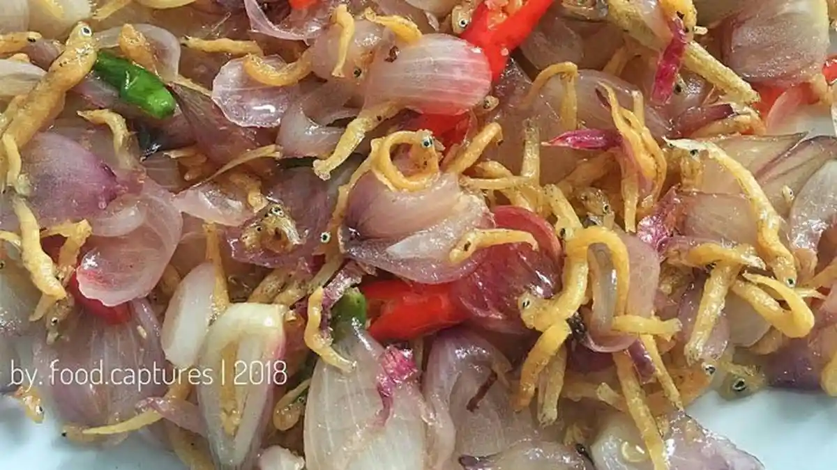 Lagi Hits! Resep Tumis Bawang Teri Medan – Pedasnya Nampol