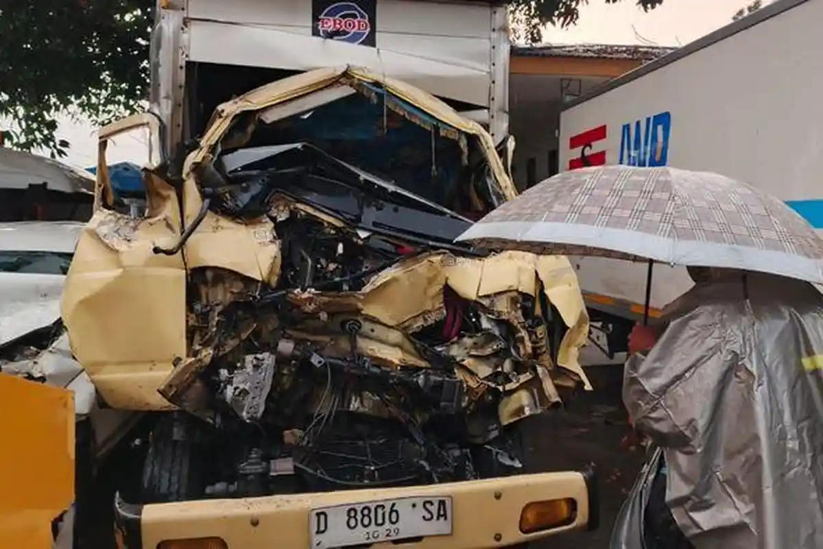 BREAKING NEWS, Kecelakaan Maut di Tol Cipularang Purwakarta, Libatkan 3 Mobil