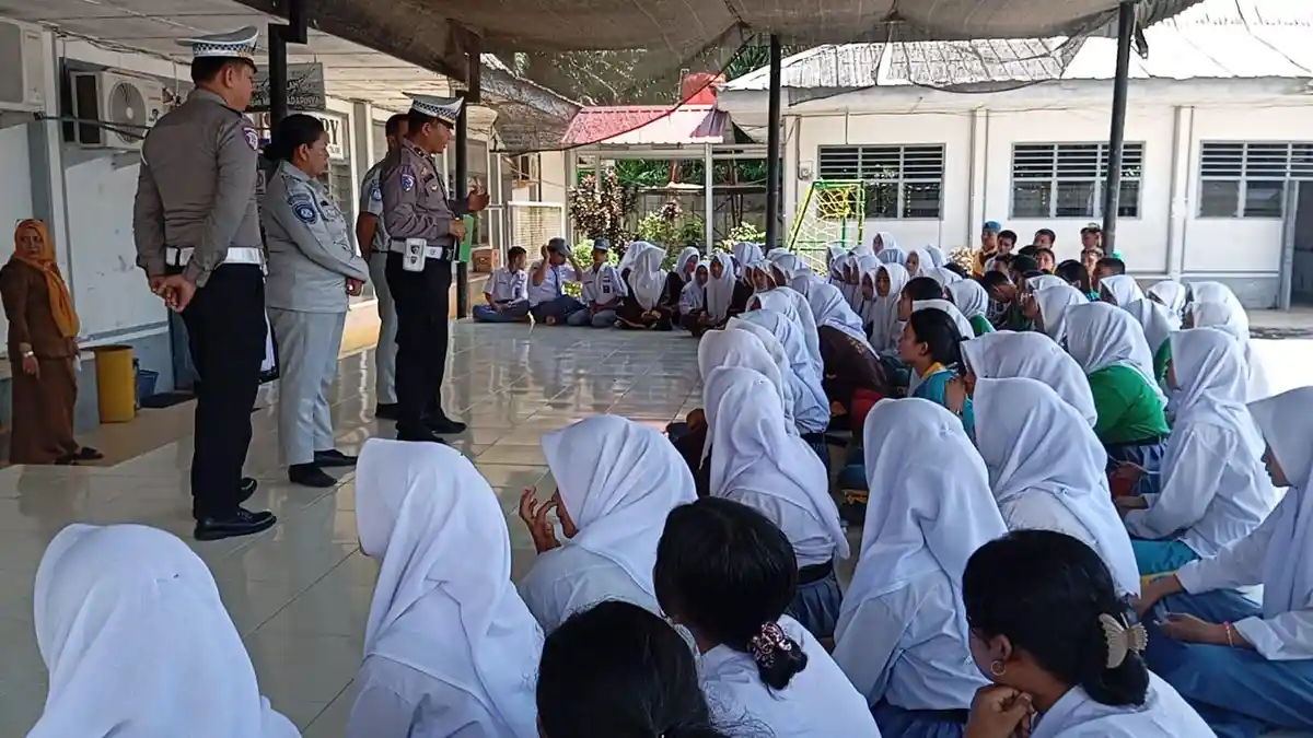 Sat Lantas Polres Batubara Gelar Sosialisasi Lalu Lintas di SMA Negeri 1 Talawi
